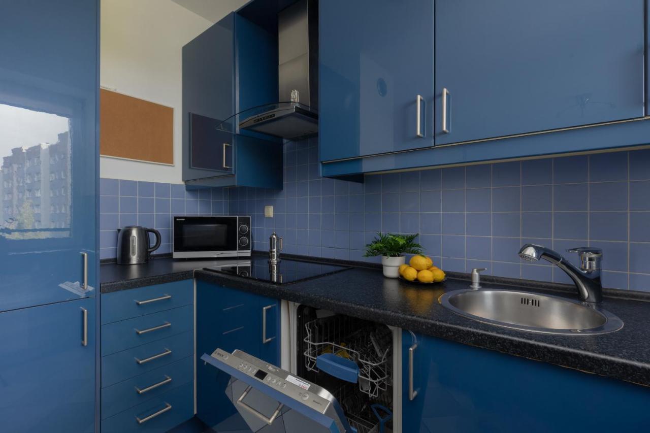 Comfy Powstancow Slaskich By Renters Apartament